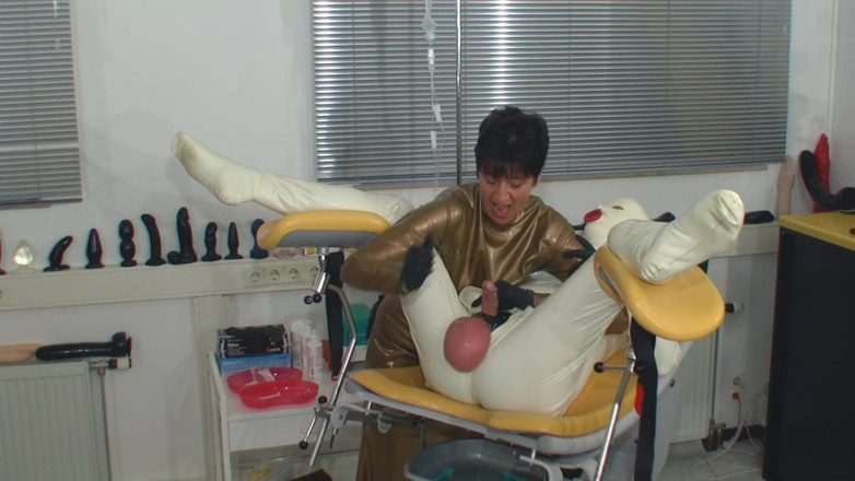 Rubber & Clinic Studio - 1ATOYS: CBT - Saline taşak doldurma
