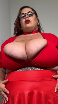 La bbw con enormi tette bbw angel si fa scopare e pompare la figa e il culo