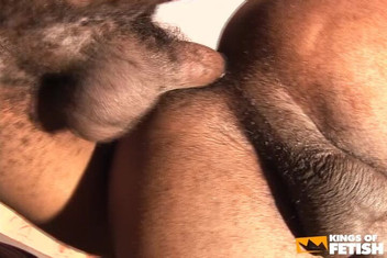 Gay Diaries: Jantan hitam dijilat pantat ketat dan dikongkek oleh pasangannya dengan...