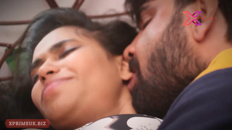 Indian Erotica: My Girlfriend Is Alone In Home