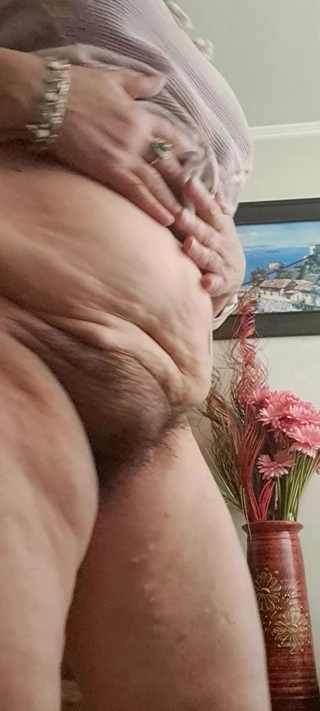 Mommy big hairy pussy: Mature Ass