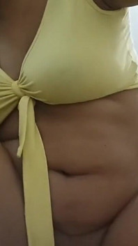 Kolombiyalı, New York Abd'de olan kocası için bir porno videosu kaydediyor ama sonunda komşusuyla sikişiyor