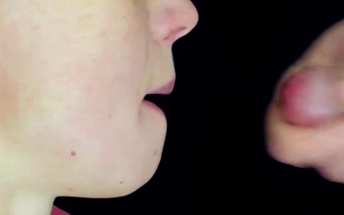 Anna &amp; Emmett Shpilman: Blowjob sensual dengan air mani di mulut. Close-up
