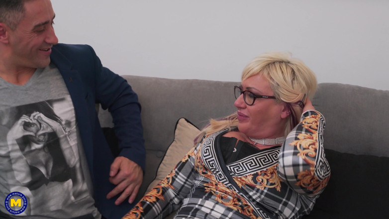 Mature NL: Christie Dom is a sexy Italian MILF who loves gettin'...