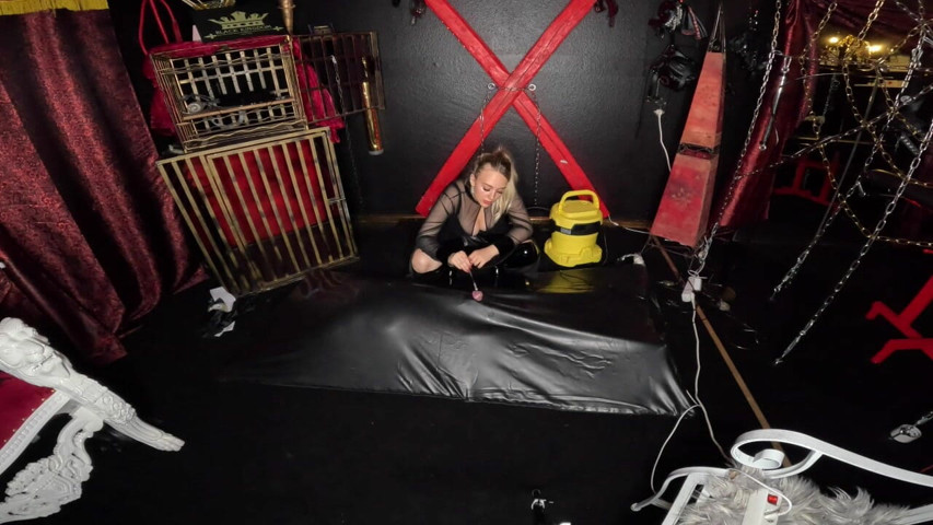 Final Stop! Now You're Being Vacuumed! (Queen-of_BDSM) Final Stop! Now You're Being Vacuumed! (Queen-of_BDSM)