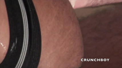 Crunch Boy: Pěst humliaiton pro ebenovou děvku od táty pána
