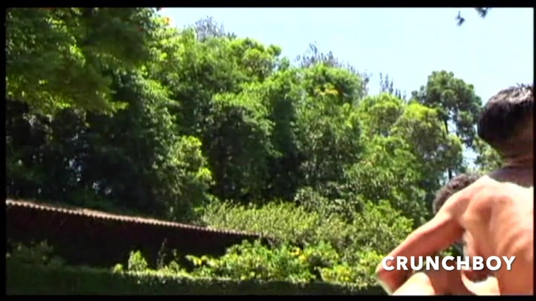 Gaybareback: Tři mladí kluci se šukají v bazénu