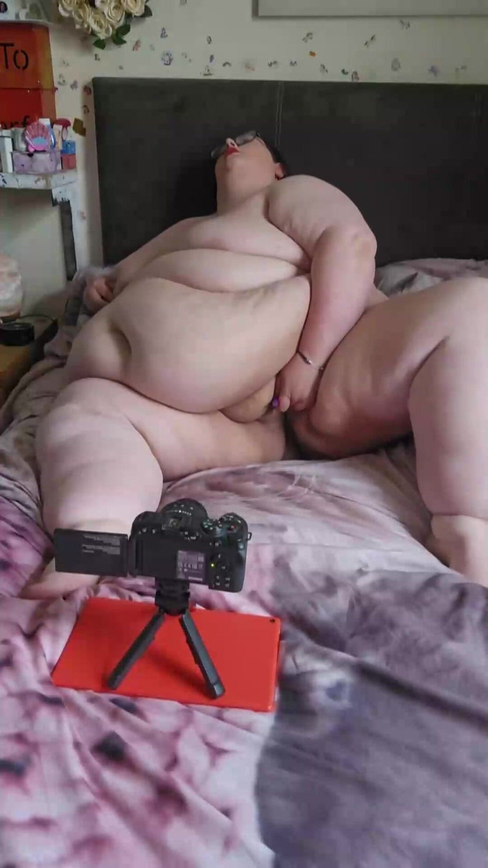 SSBBWLadyBrads: SSBBW Da vicino gioca con la figa parte 2