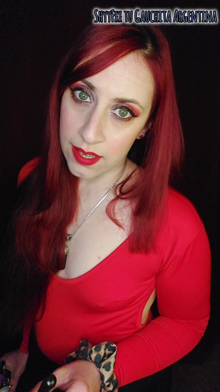 Tu Gauchita Argentina: Mój Feminizowany Cuckold I Ja Siedzimy W Klubie Nocnym, Oglądając...