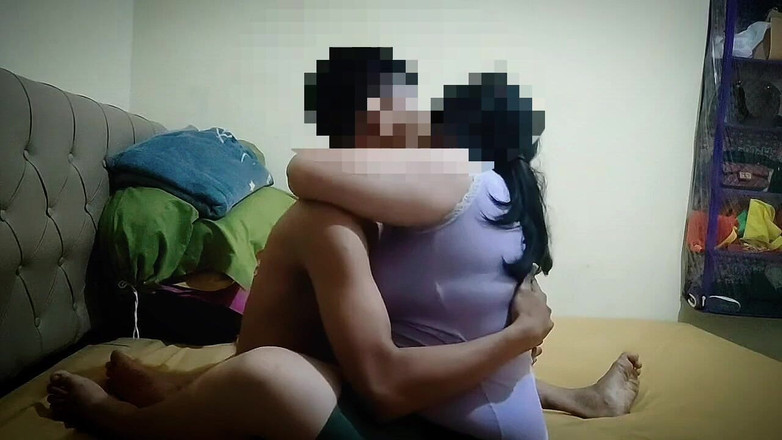 my_wife_chubby: Uspokojte moji mokrou kundičku, prosím. Jsem tak nadržená.