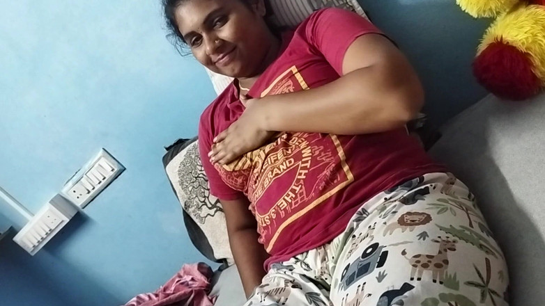 Vaishnavysharunraj: Pertunjukan ngocok kontol pennis kiss and boobs