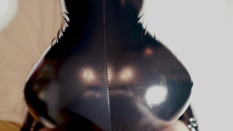 Jay_kate: MILF amatur berambut merah dalam gaya doggy lateks dikongkek dengan...