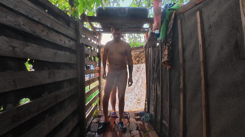 SchoolPrincess: Large Tits Couple Outdoor Shower Oral Sex