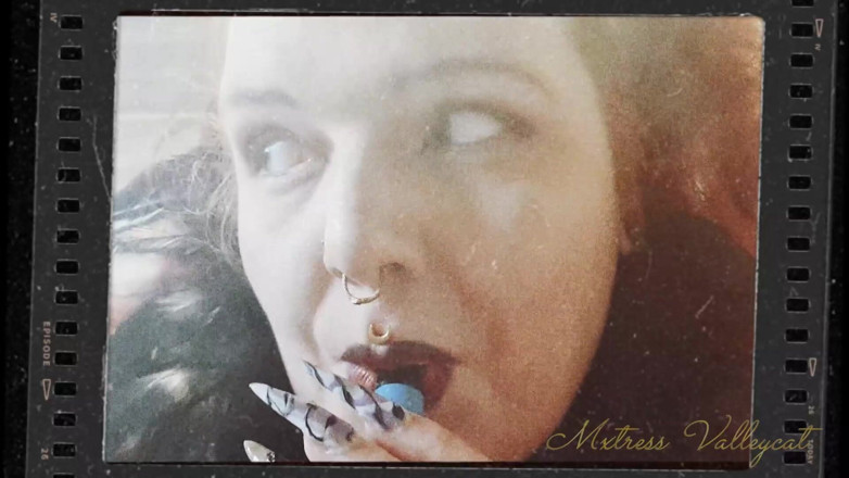 Mxtress Valleycat: Gotycka dominacja vape