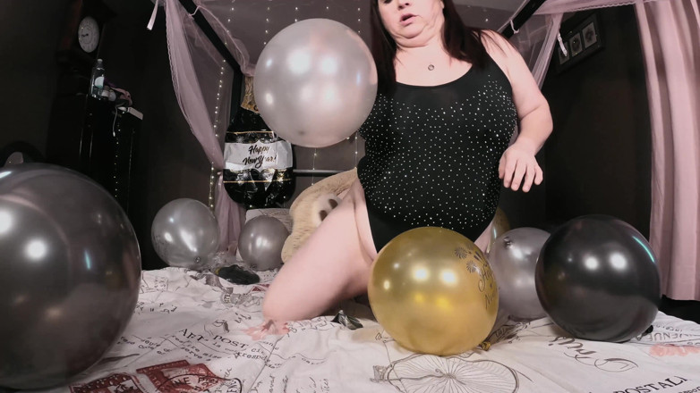SexyNEBBW: Сексуальна товстушка з'являється на повітряній кулі, новий рік