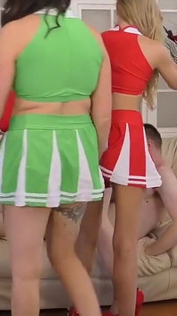 Cheerleader-orgie - Lucy &jasmine &amelia &catalia