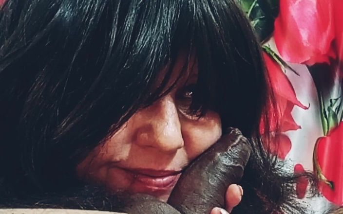 Bolly Karma: Cachonda esposa engañando con nuevo amante