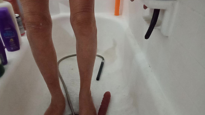 Lizzy Yum: Lizzy yum sd september 2025 lagi asik masturbasi di kamar mandi...