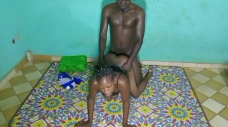 Viporn sex bais: La intimidad de una pareja africana