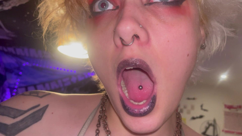 Glitterqueen1999: Ağız turu gotik kız üveula tonsils diş dili