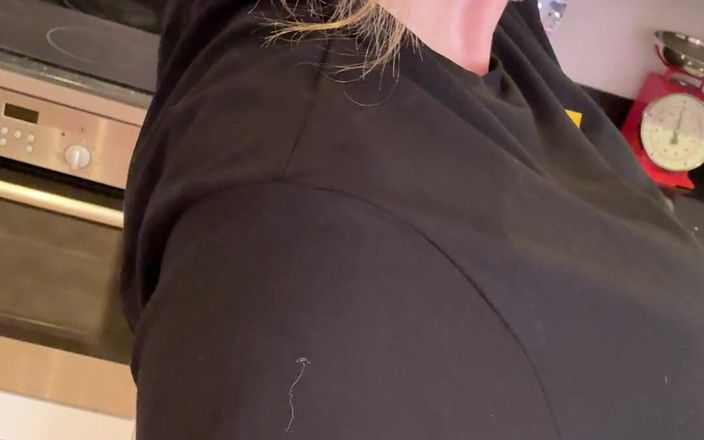 Sophie James: Merci Faphouse pour le t-shirt