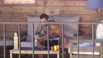 ARAB FUCKERS WITH HUGE COCKS: Exhib la sperma unei arăboaică heterosexuale care se masturbează