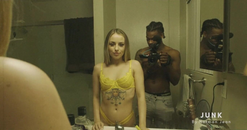 Junk Productions: Soția este prinsă înșelând - Filmare găsită cu vedere la persoana 1
