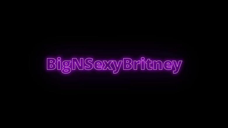 Big N Sexy Britney: 口爆第一人称视角射精 - 第2卷 - 性感的Britney喜欢吞下那些巨大的精液
