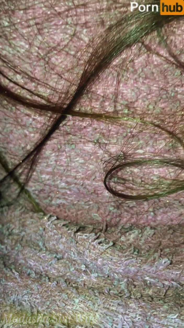 Tiyana: 妻がペニスに唾を吐き、夫が汚いマンコにおならをするまでファック