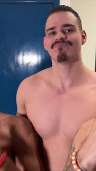Con Cu to Cơ Bắp Latinh Papi Stud Fucks Twink Bareback