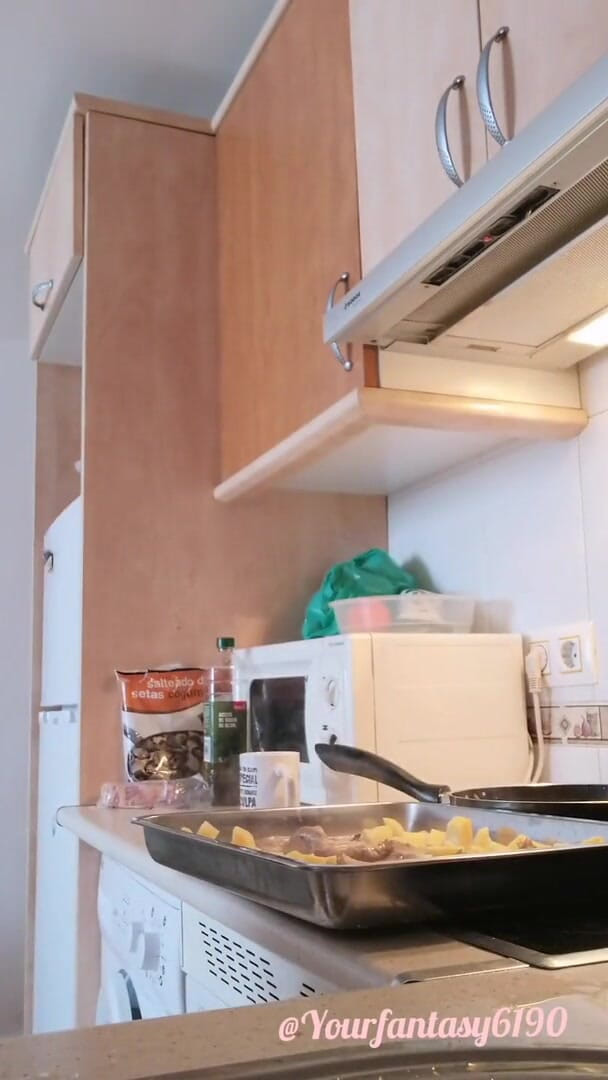 Your fantasy studio: Cooking naked