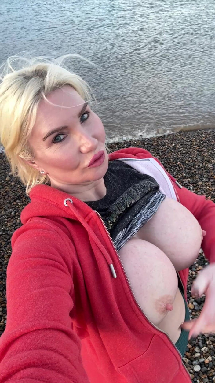 Sophie James: Saya Berjalan 25 Batu Untuk Dapatkan Video Jolokan Pantai Bogel ini!!