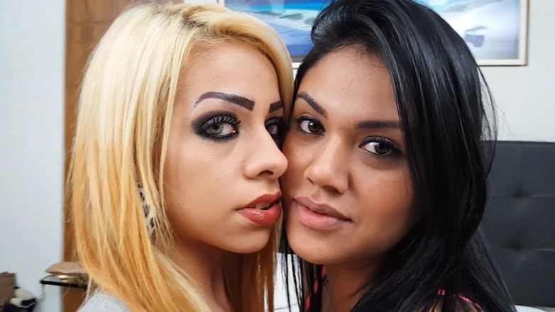 FetishKing: Hato y sexy lesbianas latinas besos