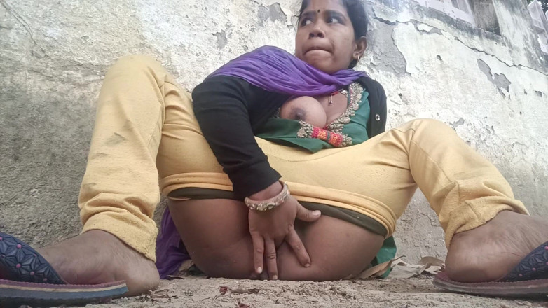 Reeiu: Indian Bhabhi
