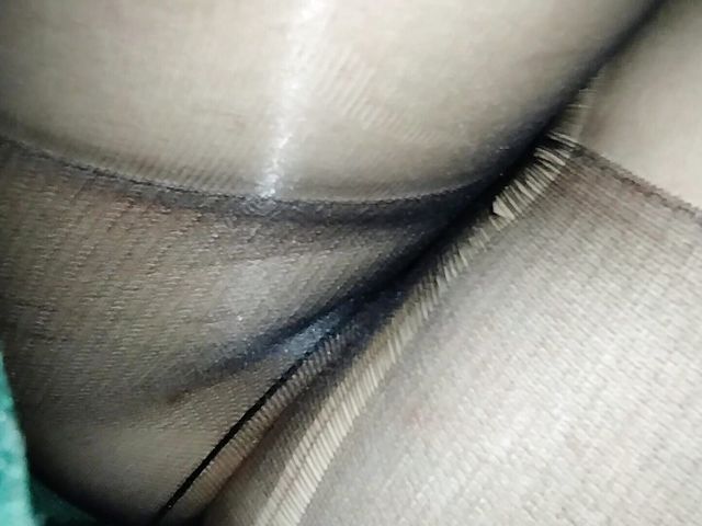 Fuck Her Pussy with Pantyhose on, Cum in Her Throat and on Her Mouth (Semen bucket)