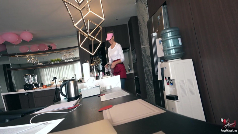 Angel The Dreamgirl: Hot barista in heels