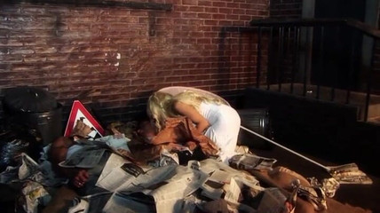 Darkko: いたずらな赤ん坊は乞食とファック