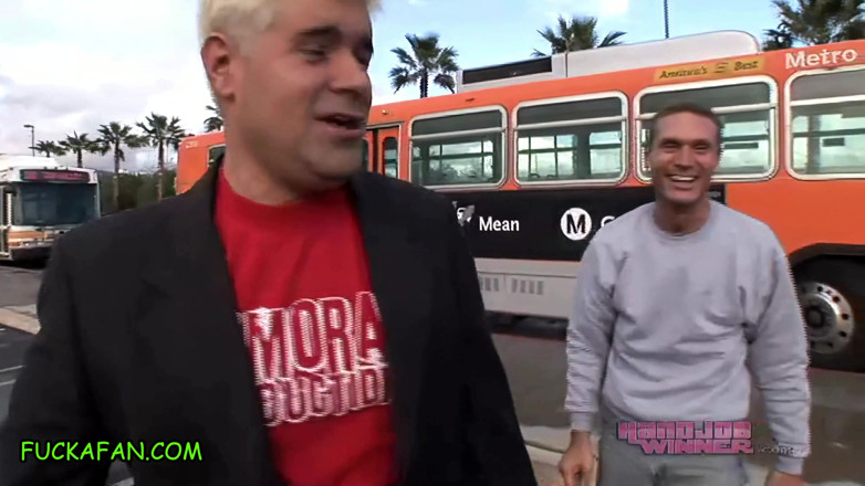 Fuck a Fan: Scopa un fan - John succhia il proprio cazzo con sara...