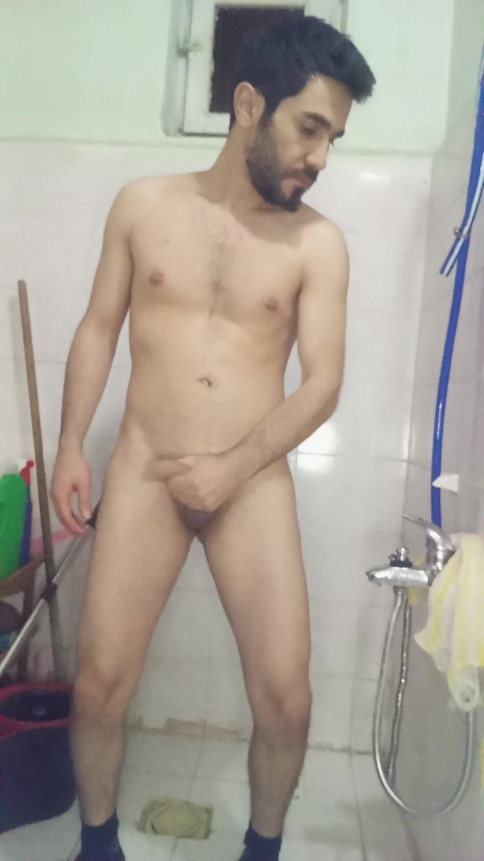 Sikis sahnesi: Masturbuji v koupelně