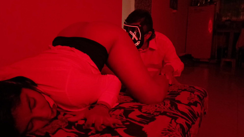 Lady: La figliastra tettona e con il culo grosso si scopa...