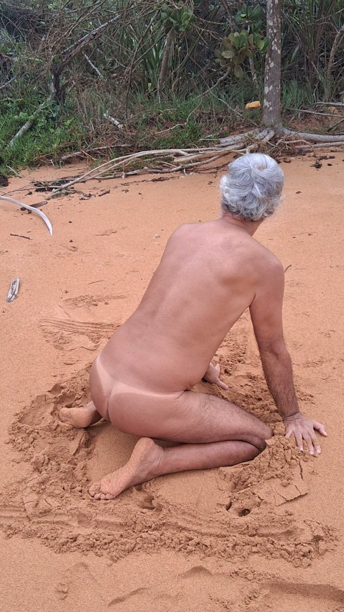 Ladysilvas: Ladysilva on the Beach Naked Showing off Her Tanned Hot...