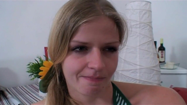 Old PIGS XXX: Sexy blonďatá teenagerka je ošukaná nohama ve vzduchu jejím učitelem...