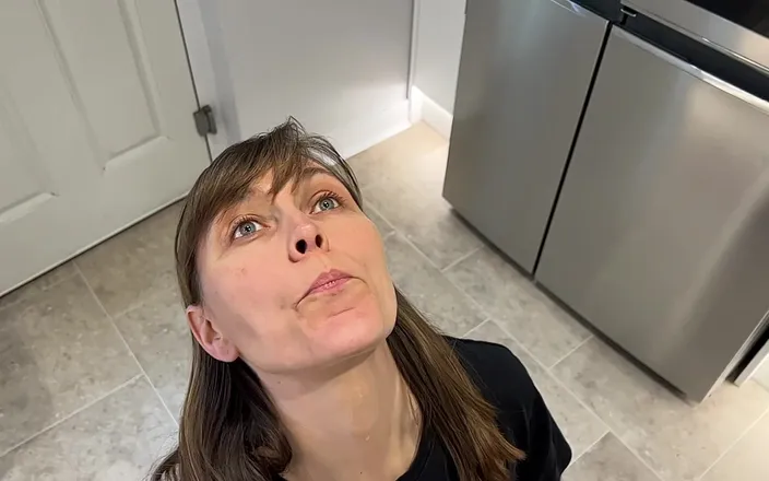 Wamgirlx: Slow motion mouth water fetish