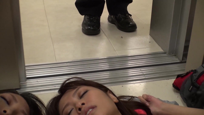 GANGBANG and BIG BOOBS: Wild Elevator Orgia: Azjatyckie dziwki Get Hardcore fucked w seksie...