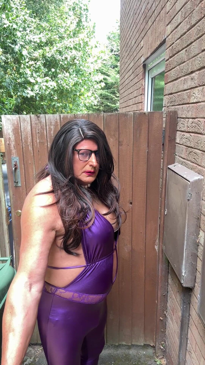 Kelly CD 2022: Sexy Crossdresser Kellycd2022 in Purple Pvc Catsuit and Heels