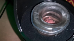 SEXY_GUYBEST: Ein Wichs-Roboter testet die Ausdauer eines großen Penis.