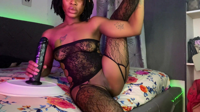 Perfectdime: Riding on a Huge Dildo with Super Creaming and Squirting