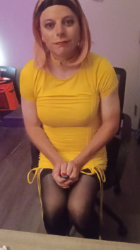 Gurl in Yellow