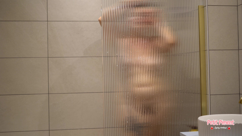 Petitpiment: Přidej se ke mně ve sprše