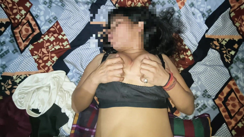 Pinki Bhabhi 69: Arkadaşımın üvey kız kardeşi evde yalnızken, arkadaşımın üvey kız kardeşini siktim bölüm 2